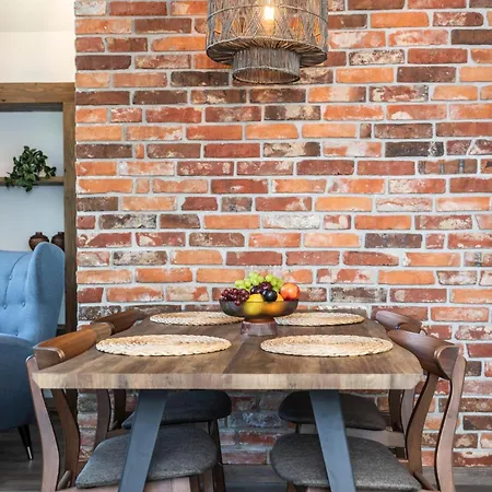 Tatrytop Grey House アパート